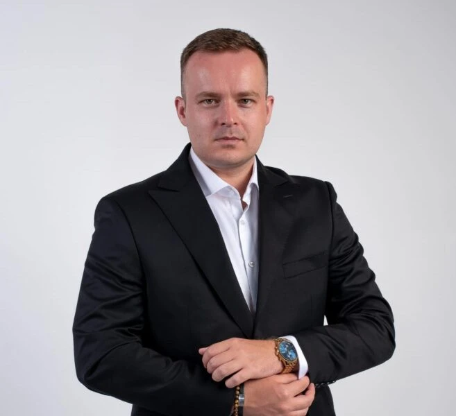 CHISAGE Group 03 是哪家公司？